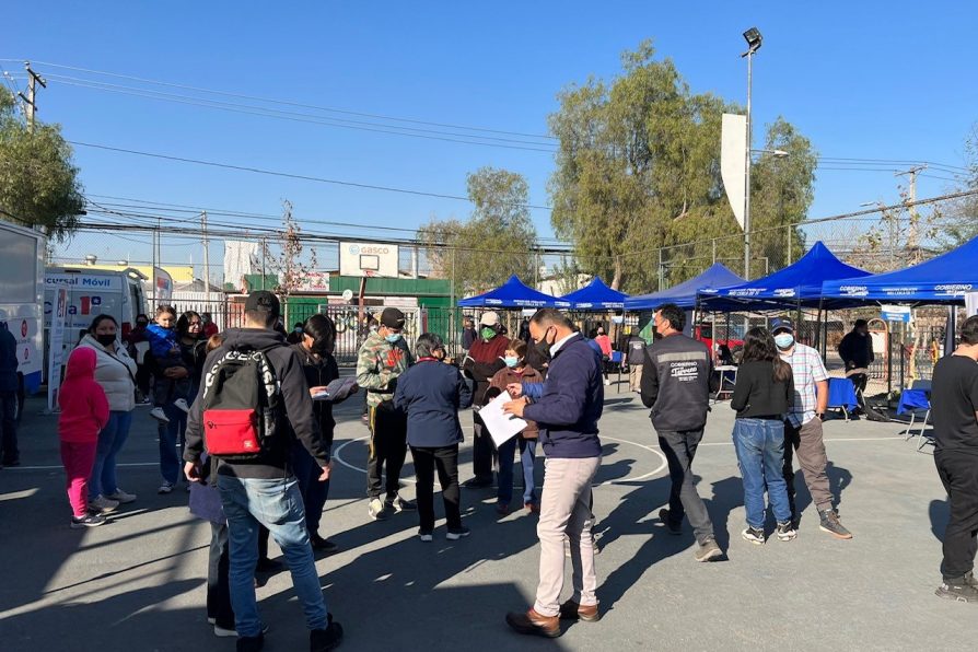 POBLACIÓN EL MOLINO 1 DE PUENTE ALTO PARTICIPÓ ACTIVAMENTE EN GOBIERNO EN TERRENO