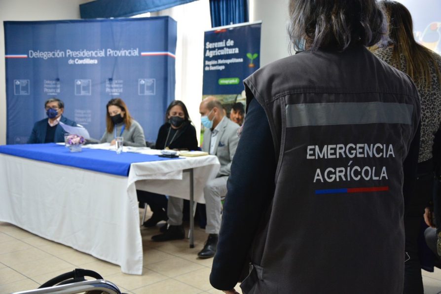 DELEGADA PROVINCIAL DE CORDILLERA ENCABEZA REUNIÓN DE TRABAJO JUNTO A SEREMI DE AGRICULTURA PARA AFRONTAR EMERGENCIA AGRÍCOLA EN COMUNAS DE PIRQUE Y SAN JOSÉ DE MAIPO 