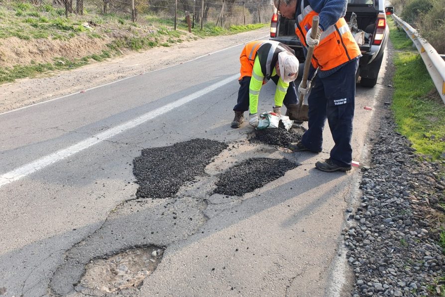 PIRQUE: VIALIDAD PROVINCIAL REALIZA MANTENIMIENTO DE CAMINO EN CUESTA LOS RATONES