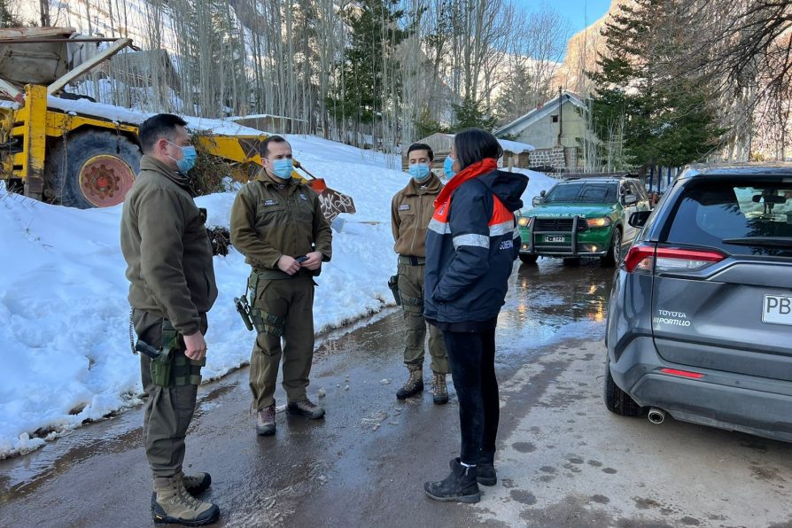 SAN JOSÉ DE MAIPO: RESTRINGEN ACCESO A ZONA DE BAÑOS MORALES POR PELIGRO DE AVALANCHA