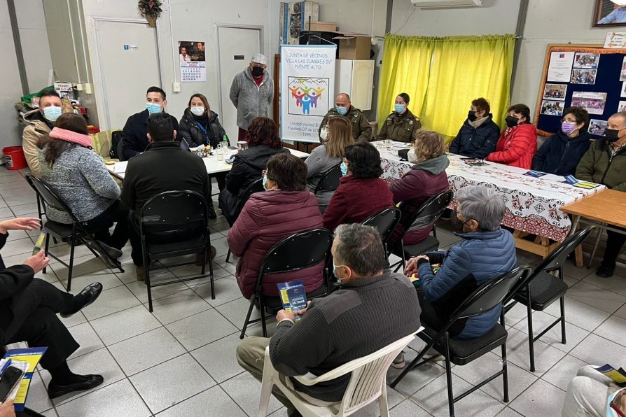 MÁS SEGURIDAD: EQUIPO DE LA DELEGACIÓN COORDINA ACCIONES DE PREVENCIÓN JUNTO A LAS POLICÍAS Y VECINOS DE PUENTE ALTO