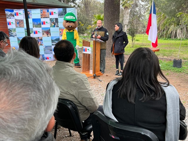 DELEGADA PARTICIPA DE CEREMONIA DE CELEBRACIÓN POR LOS 30 AÑOS DEL PROGRAMA DE ARBORIZACIÓN URBANA DE CONAF