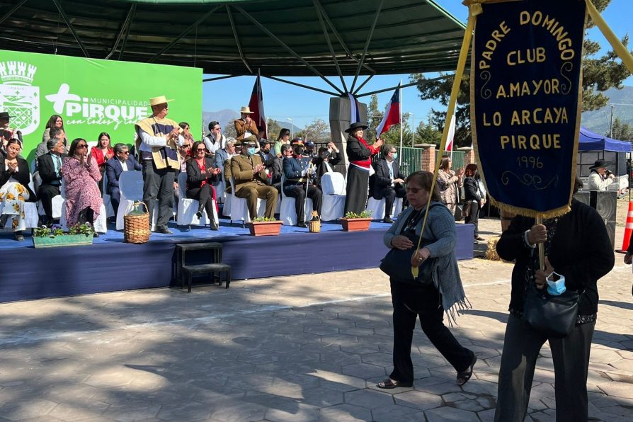 FIESTAS PATRIAS: DELEGADA PRESIDENCIAL PARTICIPÓ EN CELEBRACIÓN DE COMUNIDAD ESCOLAR DE SAN JOSÉ DE MAIPO Y TRADICIONAL DESFILE EN PIRQUE