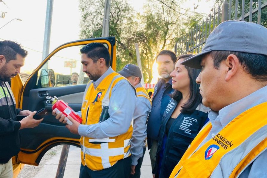 DELEGADA ALEJANDRA CORTÉS FISCALIZA TRANSPORTE ESCOLAR EN PUENTE ALTO
