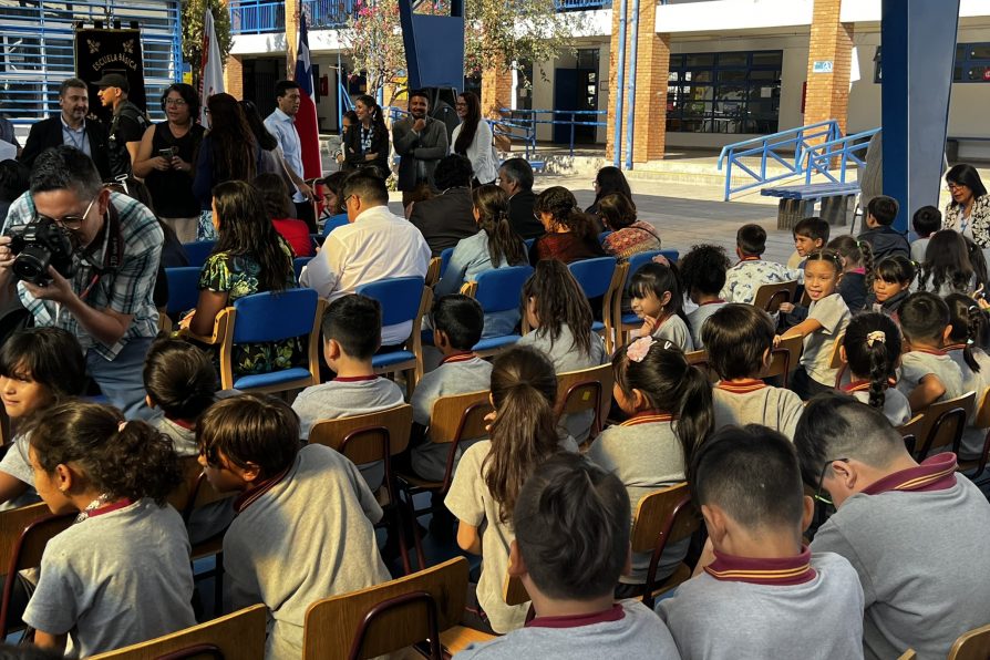 <strong>CON ESQUINAZO DE CUECA Y PRESENTACIONES MUSICALES DELEGADA ALEJANDRA CORTÉS INAUGURÓ EL AÑO ESCOLAR 2023 EN PIRQUE Y PUENTE ALTO</strong>