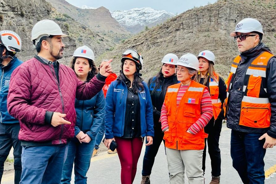 MINISTRA DE OBRAS PÚBLICAS Y MINISTRA DE BIENES NACIONALES VISITAN OBRAS POST SISTEMA FRONTAL EN SAN JOSÉ DE MAIPO