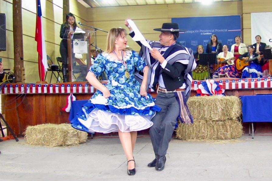 Campeones Provinciales de Cueca del Adulto Mayor consiguen ganar encuentro regional