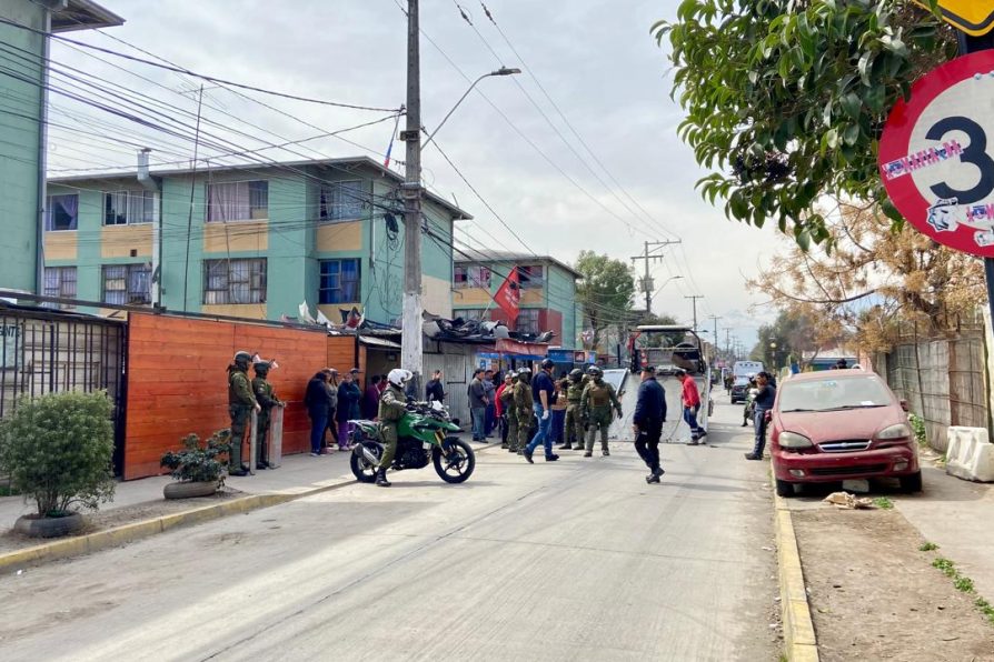 Operativo en Bajos de Mena de control vehícular