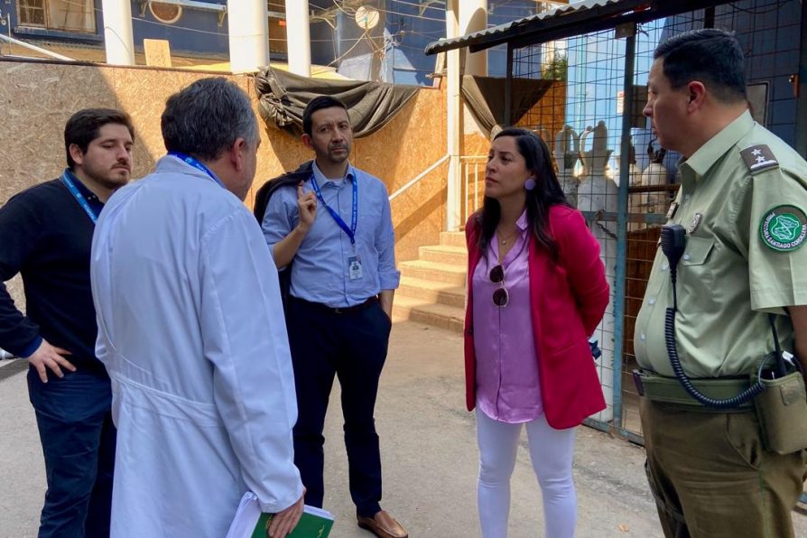 Delegada Cortés visita Hospital Dr. Sótero del Río para conocer en terreno medidas de seguridad