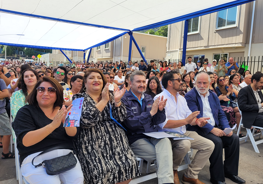 Delegado presidencial participó en ceremonia de entrega de viviendas en San José de Maipo