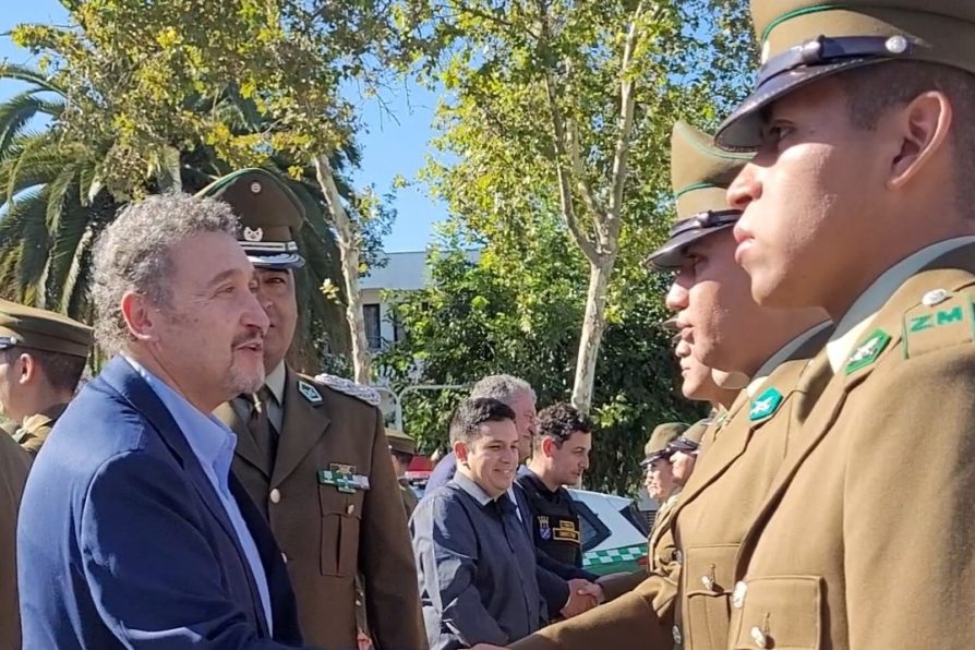 Delegado presidencial provincial da la bienvenida a la nueva dotación de Carabineros