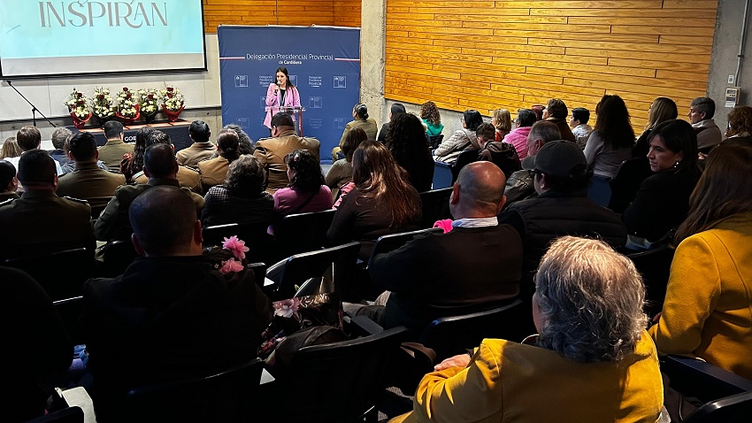 Delegación presidencial provincial de Cordillera Homenajea a cinco lideresas de nuestra provincia.