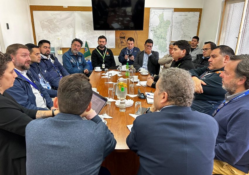 Delegación Presidencial de Cordillera participa en nueva sesión de la Mesa de Calidad del Servicio para fortalecer el suministro eléctrico en la provincia