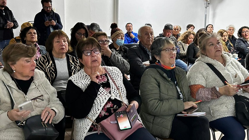Vecinas y vecinos de Puente Alto participaron en charla sobre la Reforma de Pensiones en la Delegación Presidencial Provincial de Cordillera