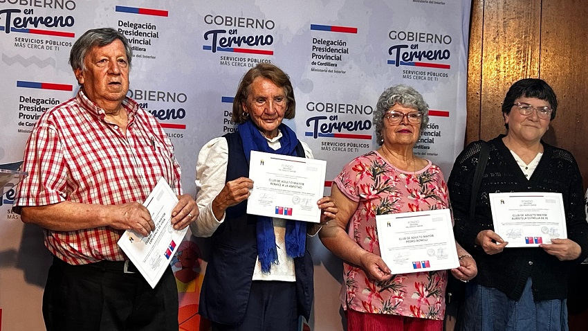 Provincia Cordillera certifica a más de 100 organizaciones en el Fondo Nacional del Adulto Mayor 2025